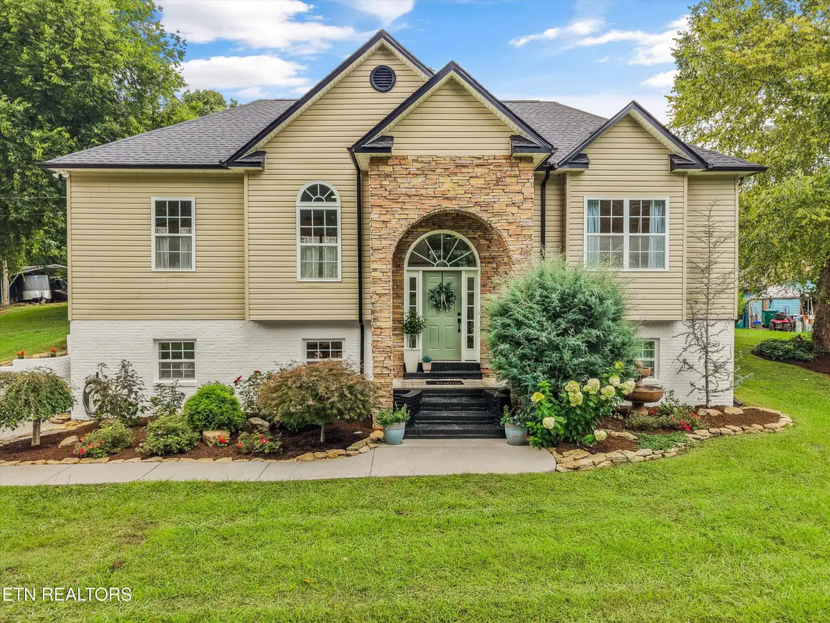 622 S Old Sevierville Pike, Seymour, TN 37865 - #1