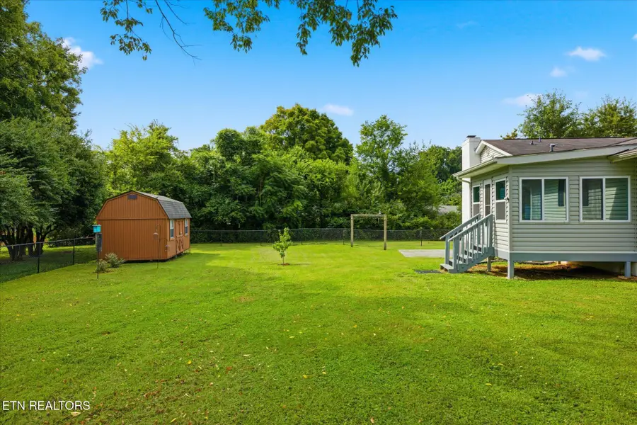 412 Bridgewater Rd, Knoxville, TN 37923 - #3
