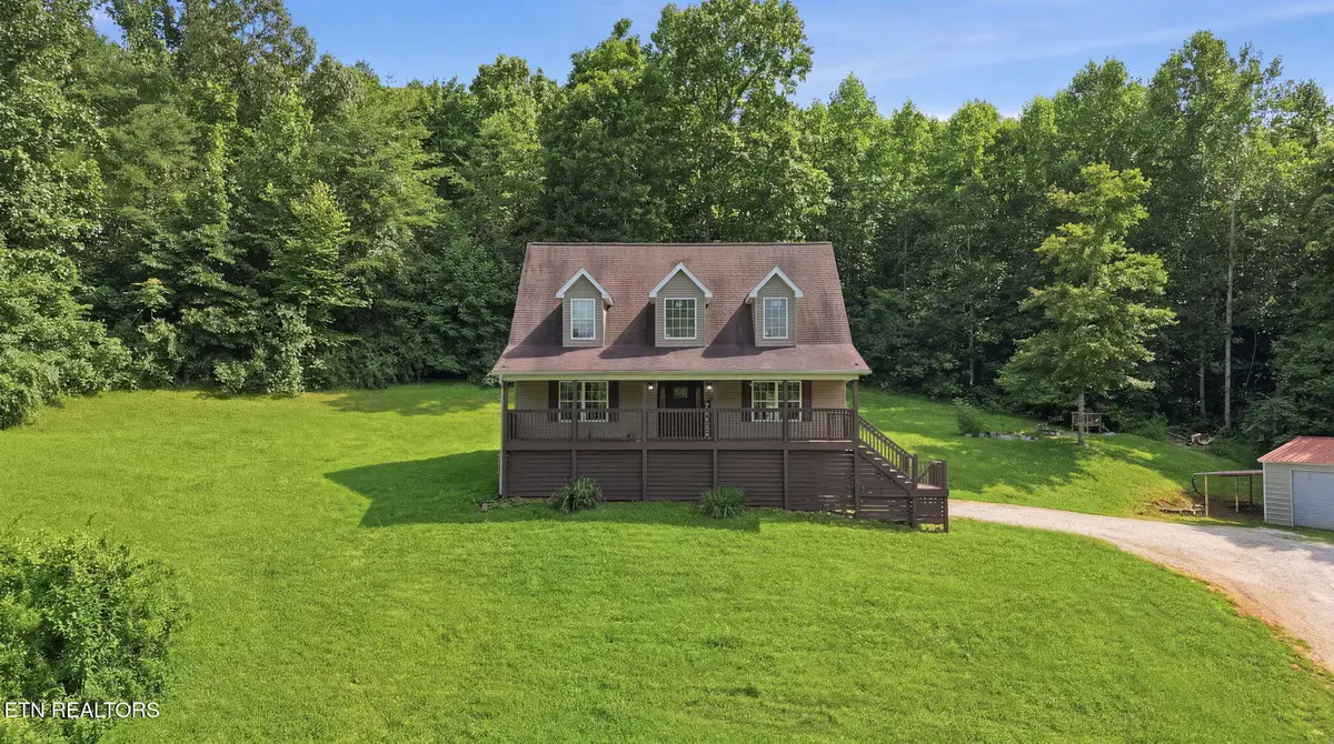 555 New Clear Branch Rd, Rocky Top, TN 37769 - #1