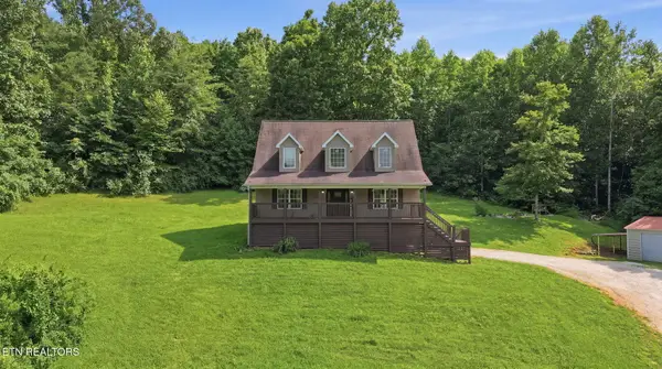 555 New Clear Branch Rd, Rocky Top, TN 37769