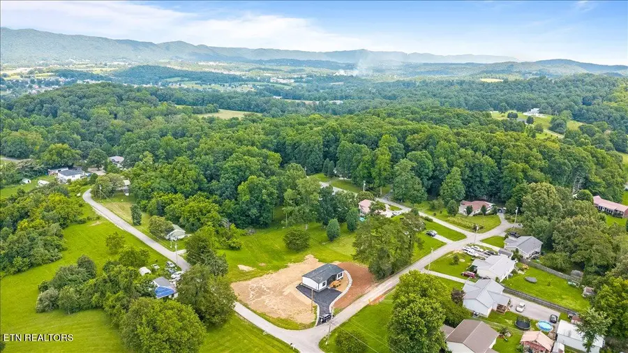 107 Linda Lane, Jacksboro, TN 37757 - #2