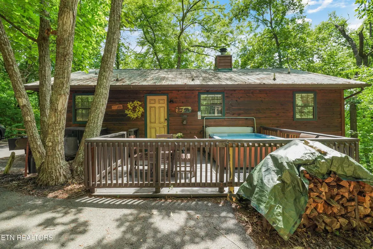 615 Iron Mountain Rd, Pigeon Forge, TN 37863 - #1