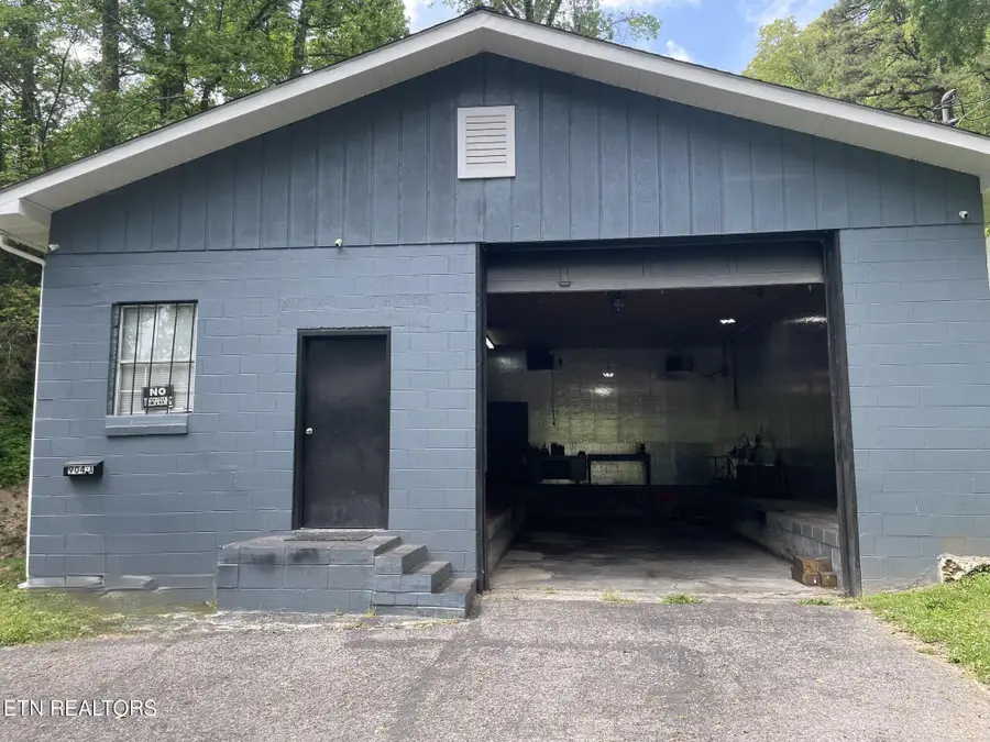 904-A E Cumberland Ave, Middlesboro, KY 40965 - #2