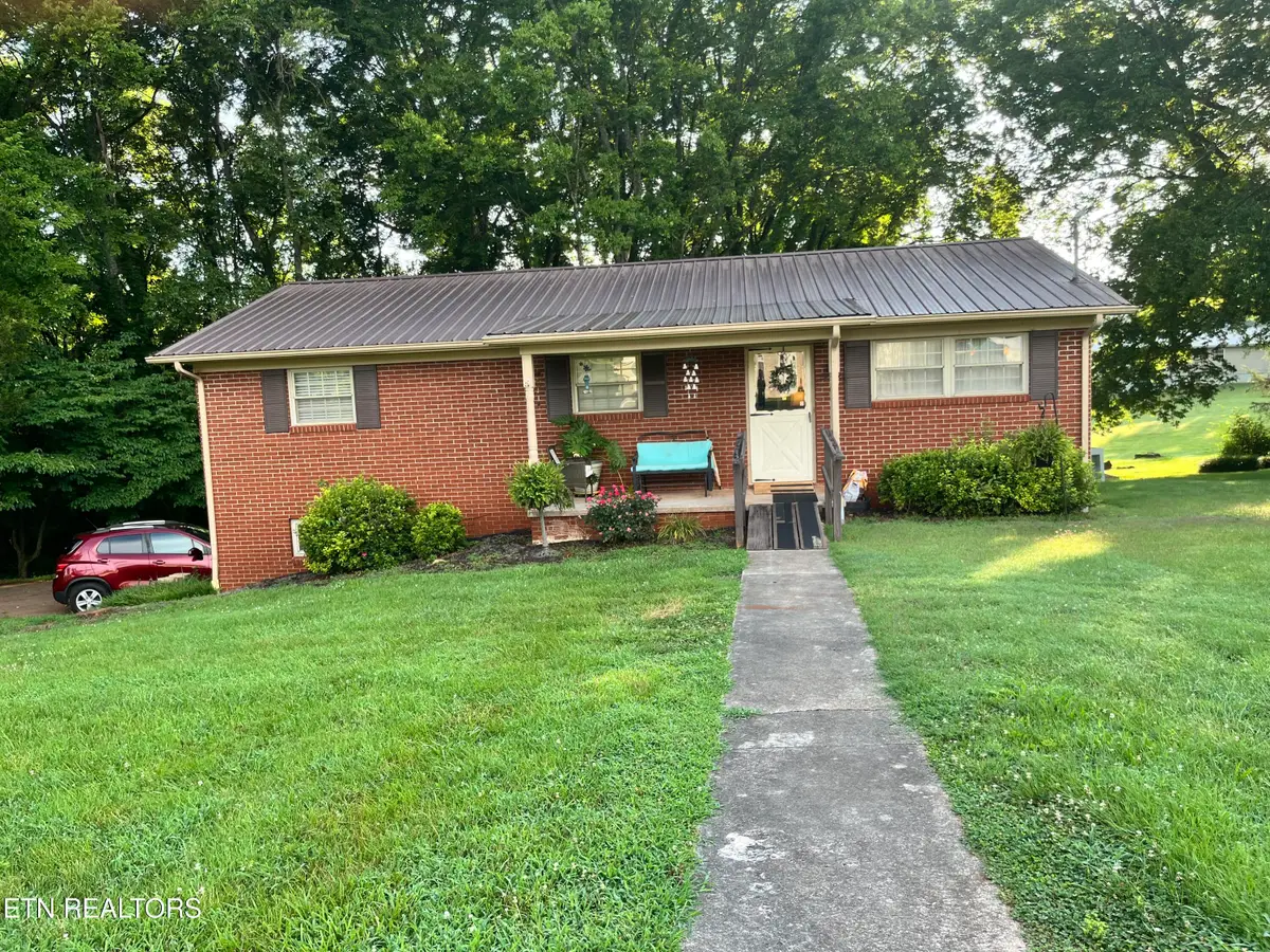 304 Fancy Meadows Rd, Strawberry Plains, TN 37871 - #1
