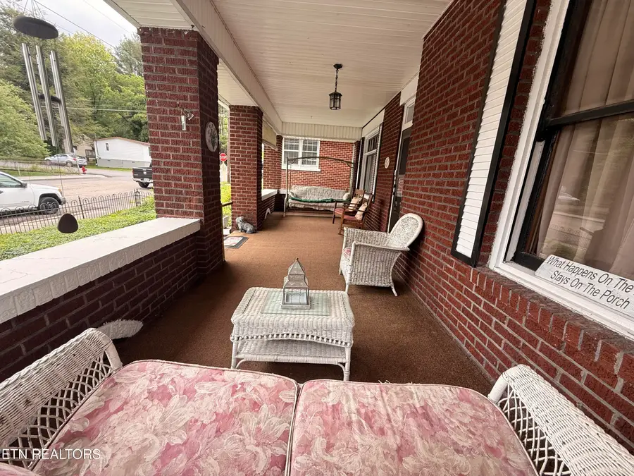 420 Blondell Ave, Appalachia, VA 24216 - #2