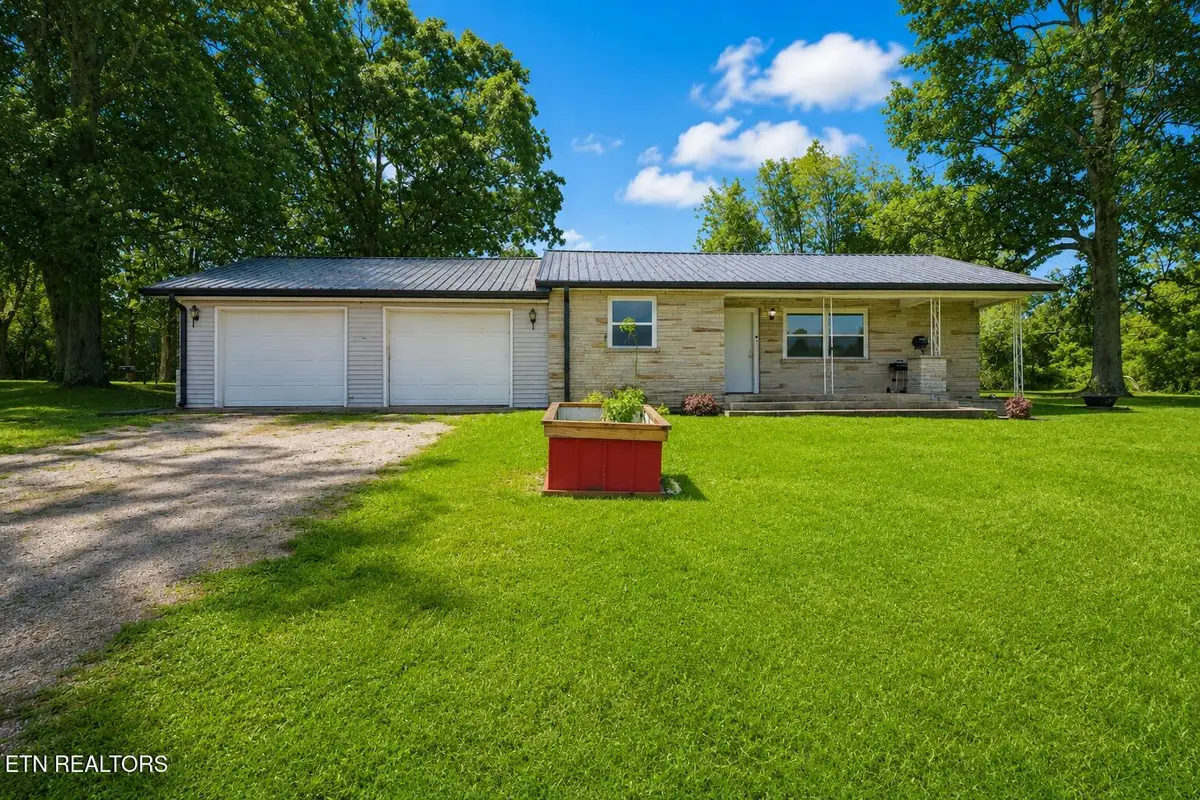1210 Frank Campbell Rd, Jamestown, TN 38556 - #1