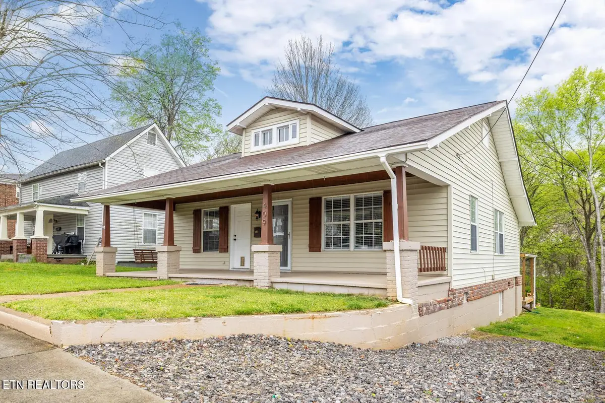 409 W 5th Ave, Lenoir City, TN 37771 - #1