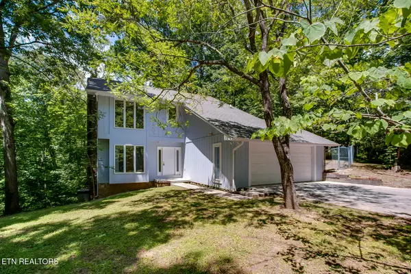 1560 Bluebird Cove Lane, Sevierville, TN 37862