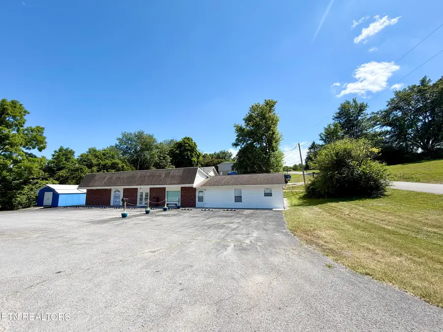 1165 Towe String Rd, Jacksboro, TN 37757 - #2