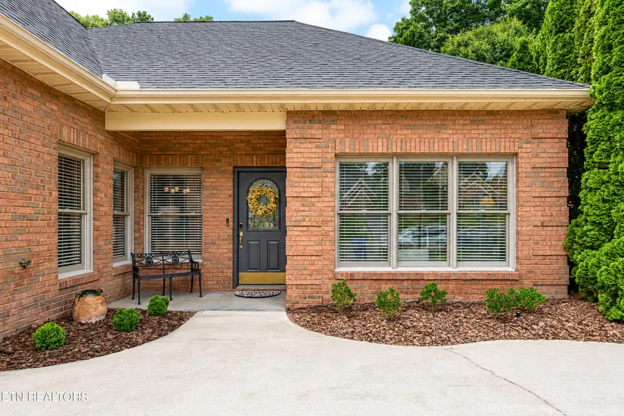 170 Valleyview Drive, Lenoir City, TN 37772 - #2