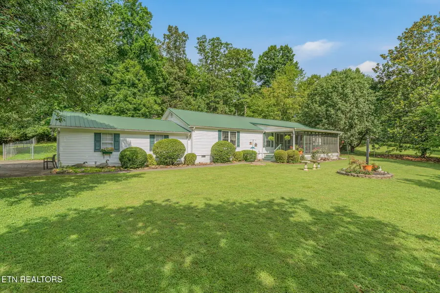 136 Holber Rd, Harriman, TN 37748 - #2