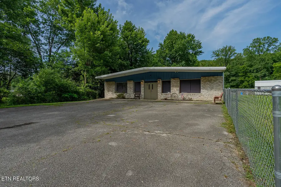 5112 Knoxville Hwy, Oliver Springs, TN 37840 - #2