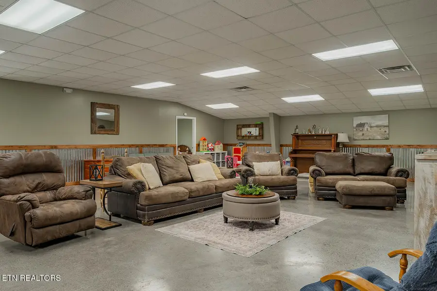 5112 Knoxville Hwy, Oliver Springs, TN 37840 - #3