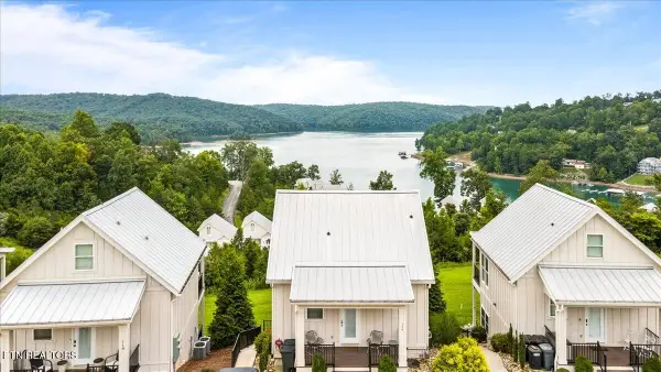114 E Harbor View Lane, LaFollette, TN 37766