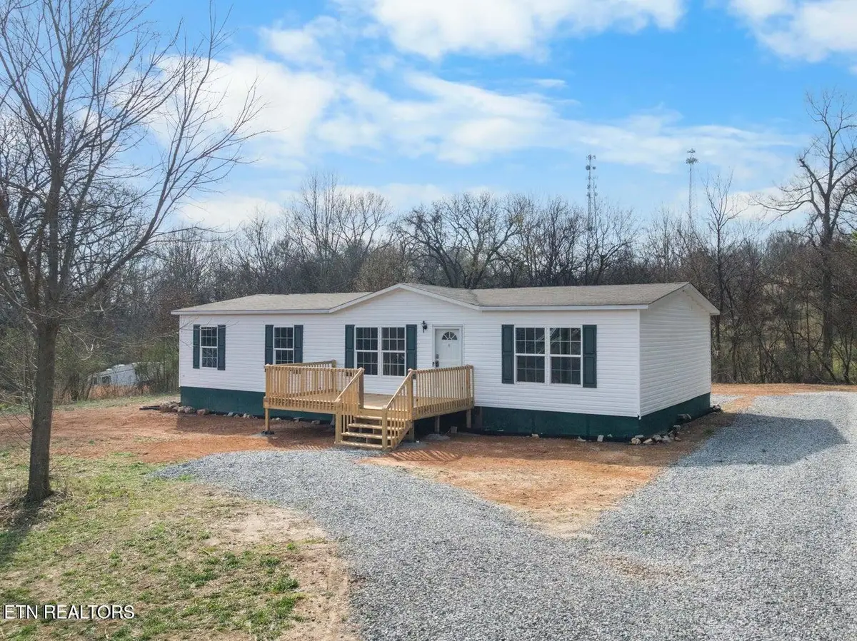 523 N Point Rd, Sweetwater, TN 37874 - #1