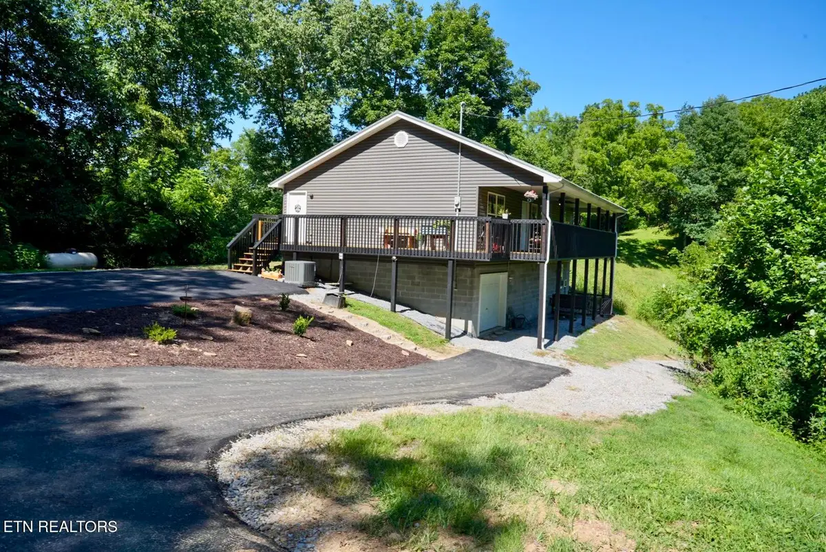 1668 Goodwater Rd, Bybee, TN 37713 - #1