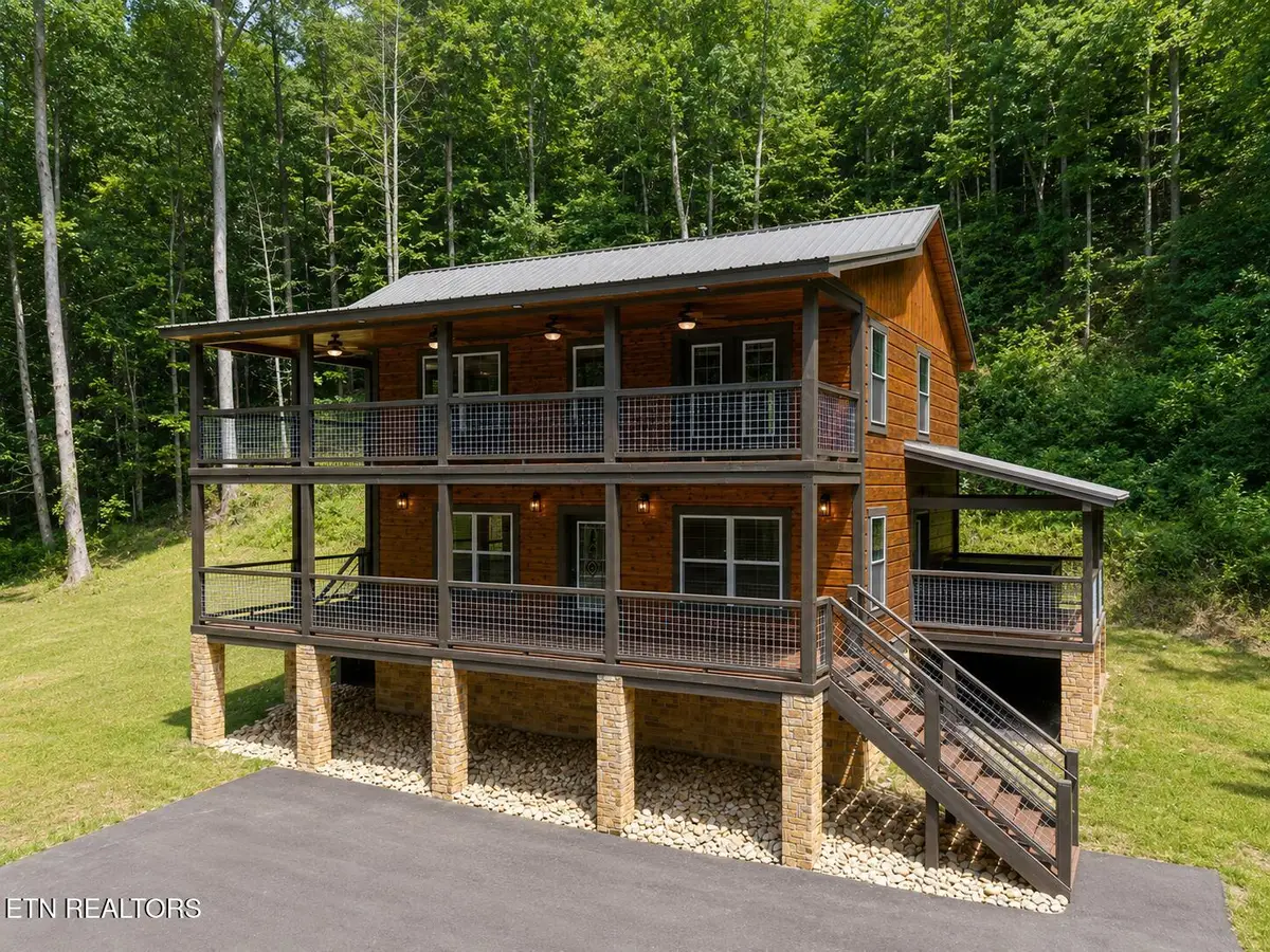 3066 N Clear Fork Rd, Sevierville, TN 37862 - #1