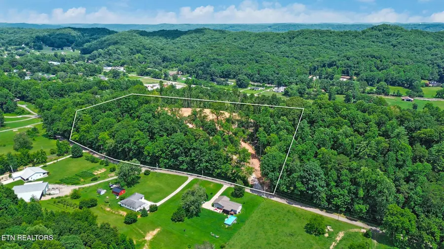 350 Old Hen Valley Rd, Oliver Springs, TN 37840 - #3