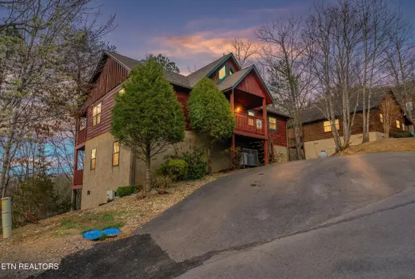 1643 Raccoon Den Way, Sevierville, TN 37862