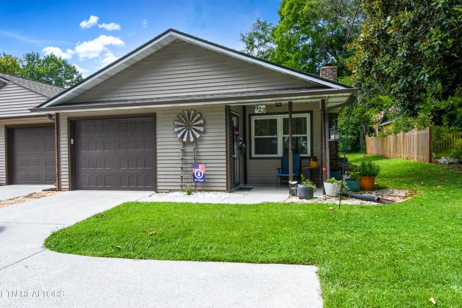 923 S Court St, Maryville, TN 37803 - #2