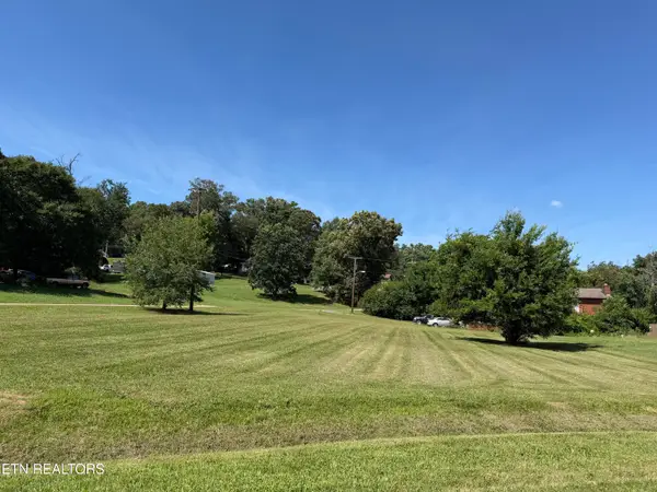 Crescent Drive, Loudon, TN 37774