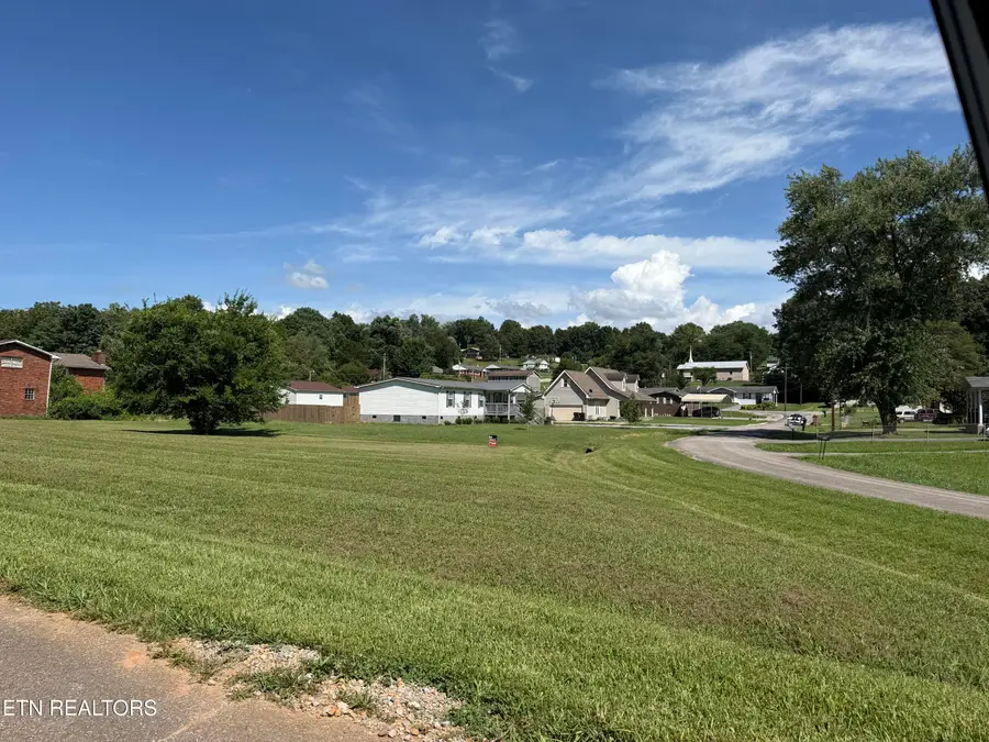Crescent Drive, Loudon, TN 37774 - #2