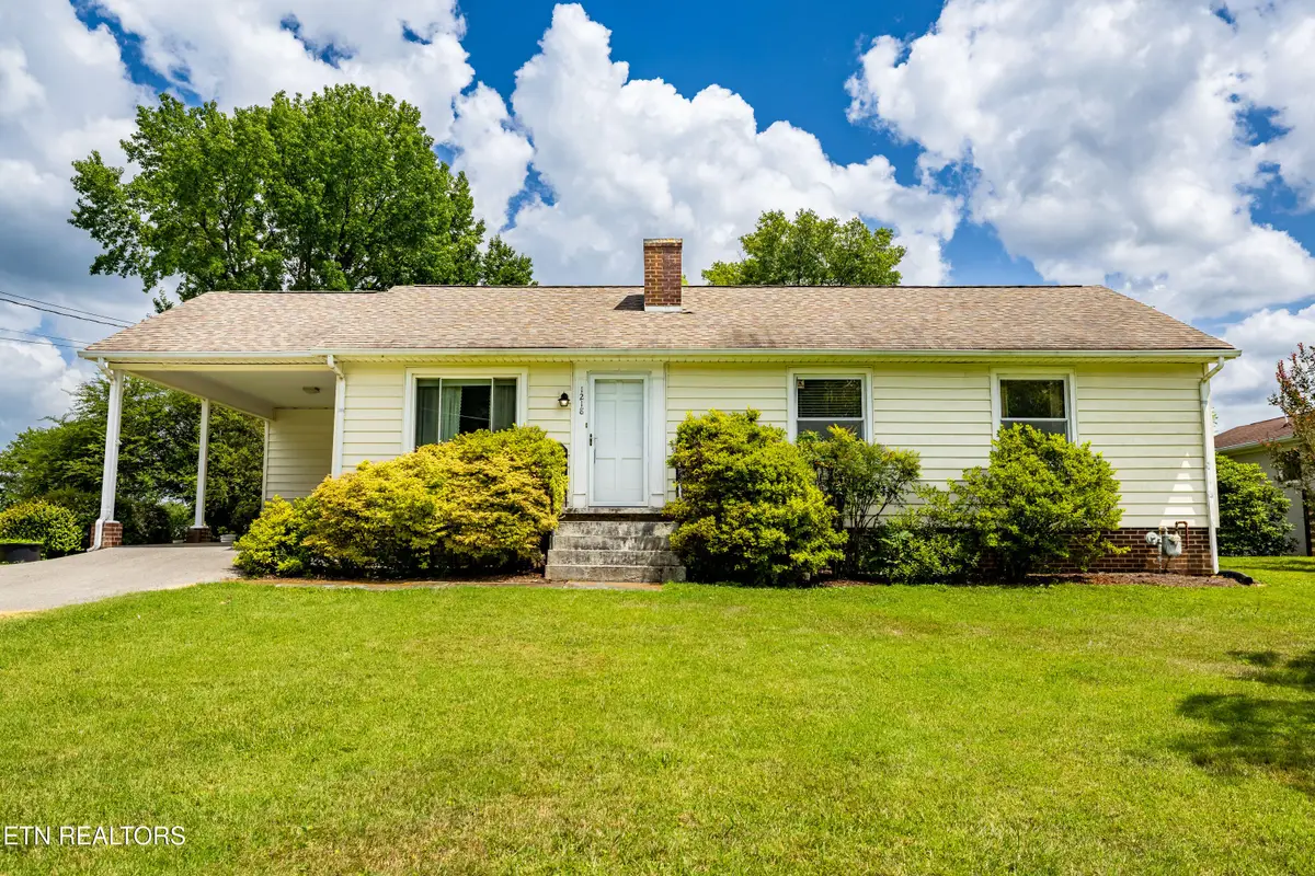 1218 Redwood Ave, Maryville, TN 37803 - #1