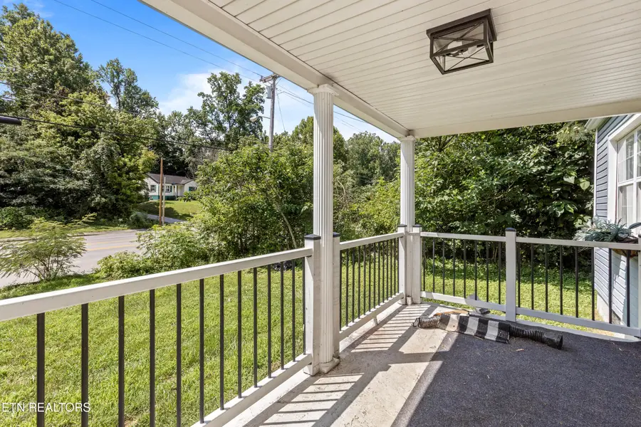 632 W Tri County Blvd, Oliver Springs, TN 37840 - #3