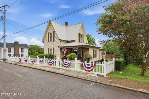 627 Medaris St, Clinton, TN 37716