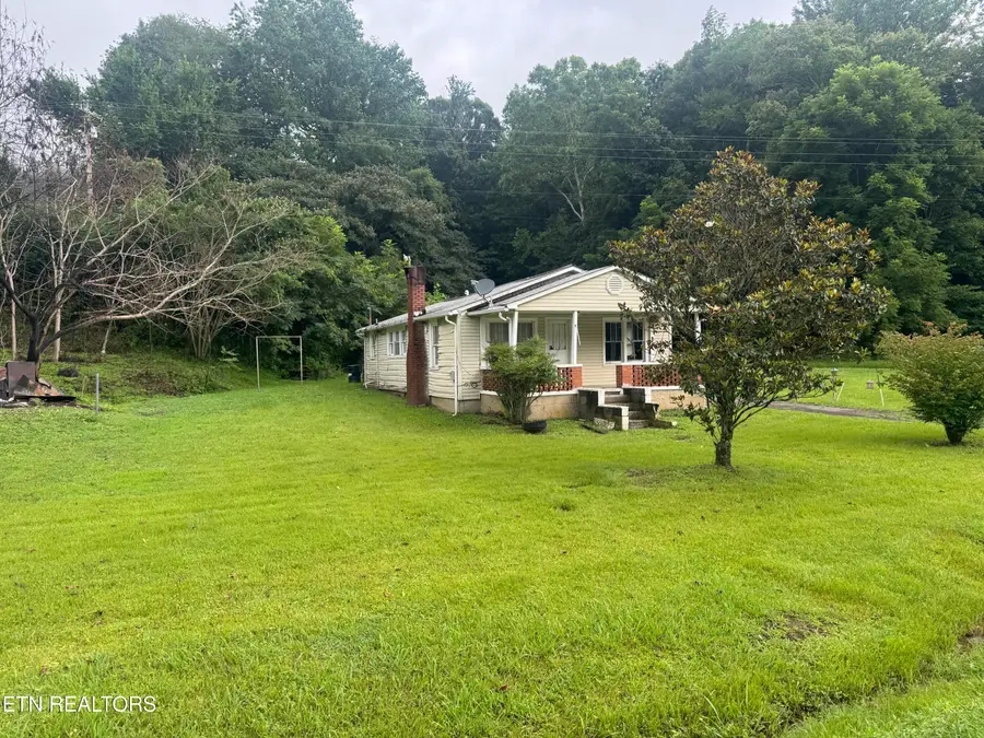 10108 Petros Hwy, Oliver Springs, TN 37840 - #2