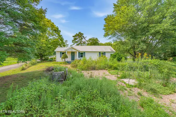 231 Wright Rd, Oliver Springs, TN 37840