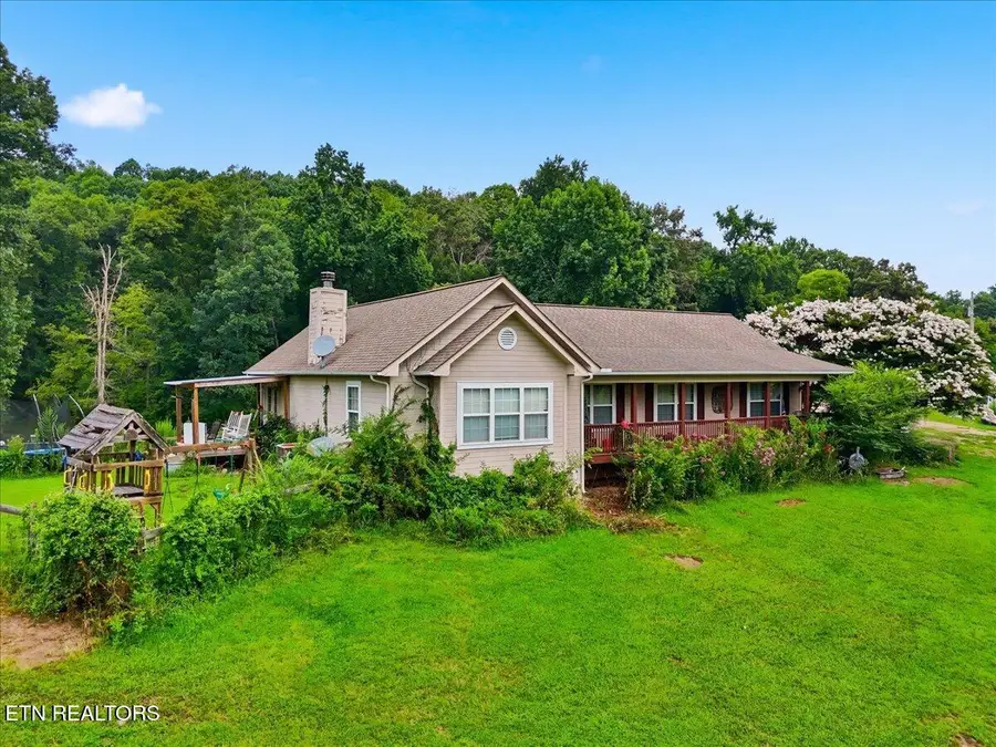 1055 Swannsylvania Rd, Dandridge, TN 37725 - #2