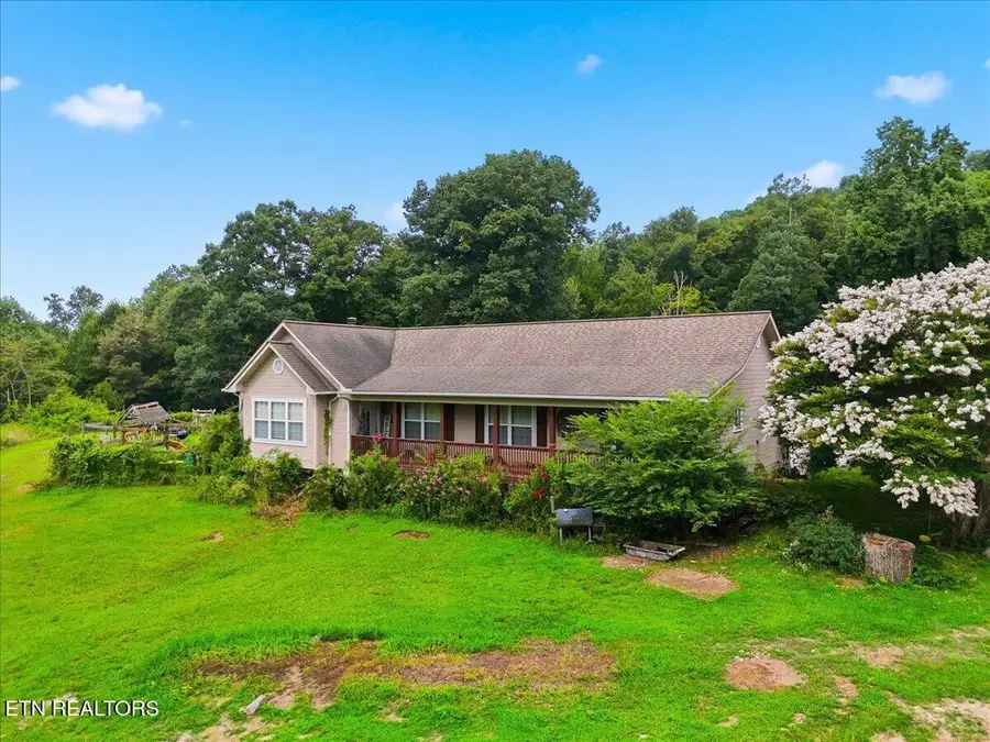1055 Swannsylvania Rd, Dandridge, TN 37725 - #3