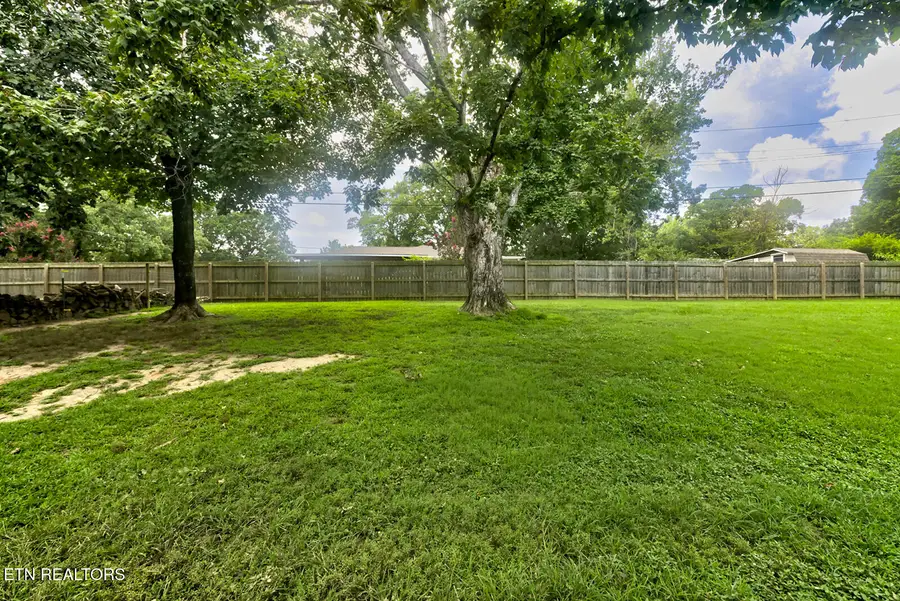 112 S Hummingbird Lane, Dickson, TN 37055 - #2