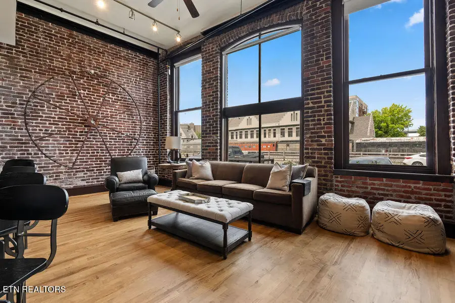 129 W Jackson Ave #102, Knoxville, TN 37902 - #2