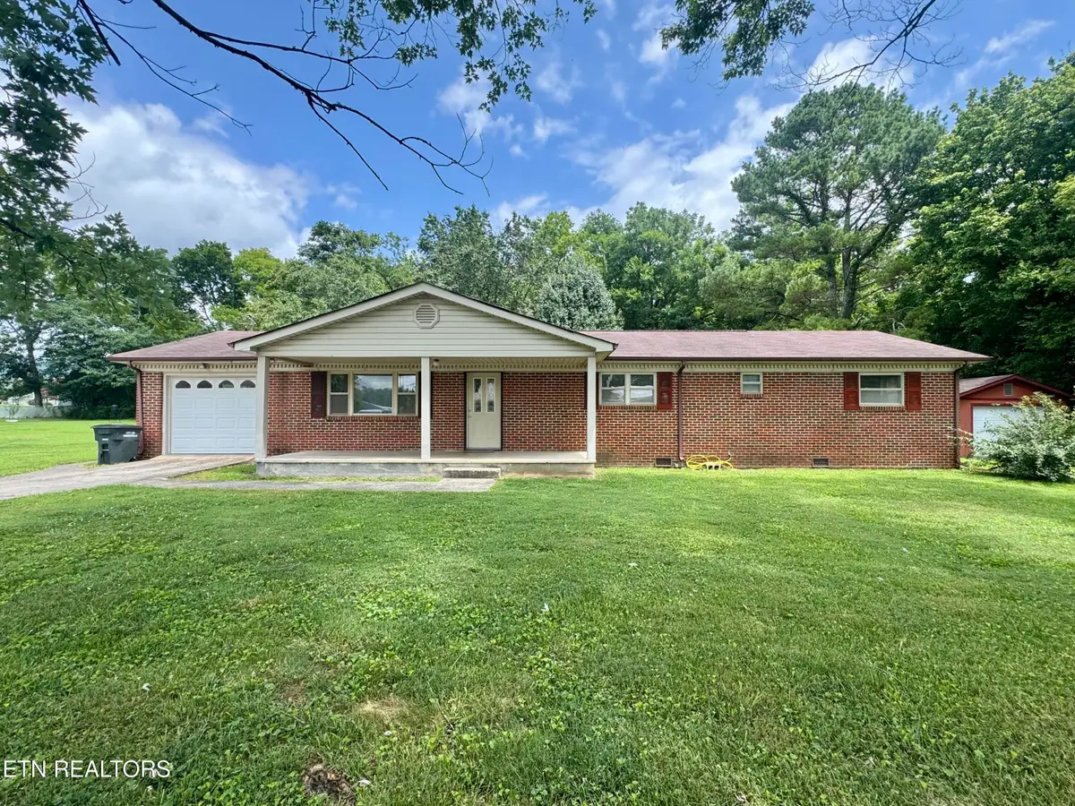 385 Bridge St, Graysville, TN 37338 - #1