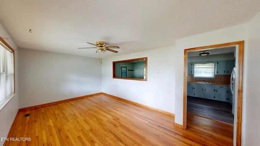 385 Bridge St, Graysville, TN 37338 - #3