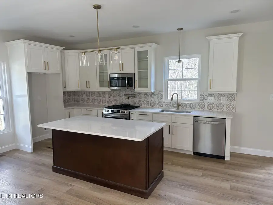 160 California Ave, Oak Ridge, TN 37830 - #3