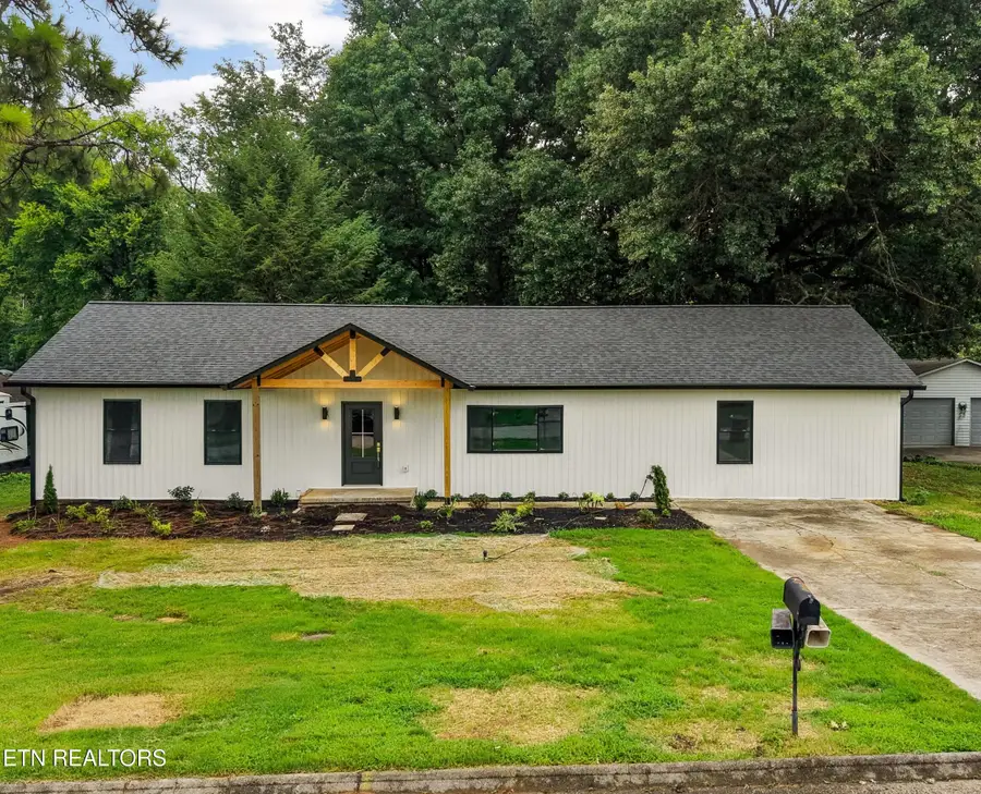 412 Sherwood Drive, Maryville, TN 37801 - #2