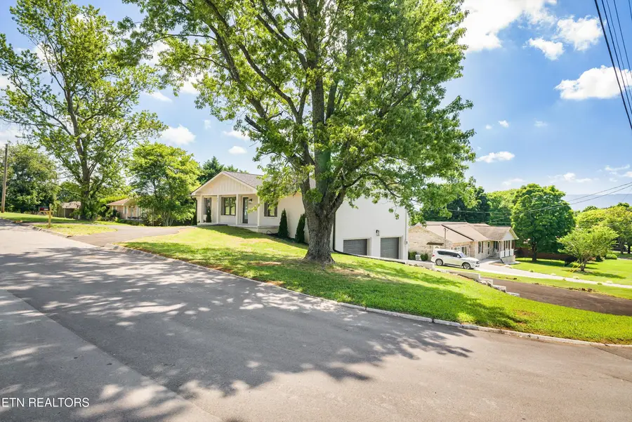 425 Third St, Seymour, TN 37865 - #3