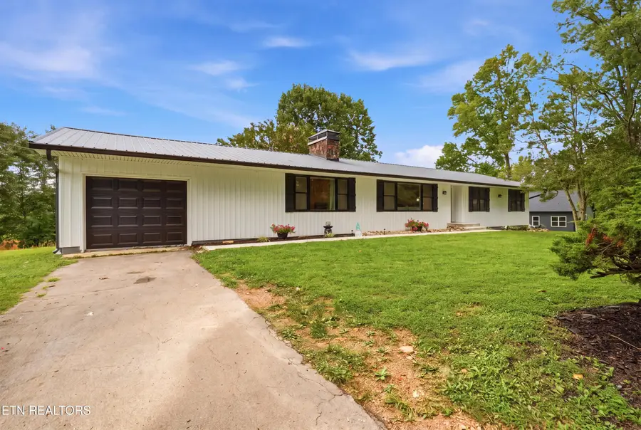 212 Copenhaver Rd, Lenoir City, TN 37771 - #2