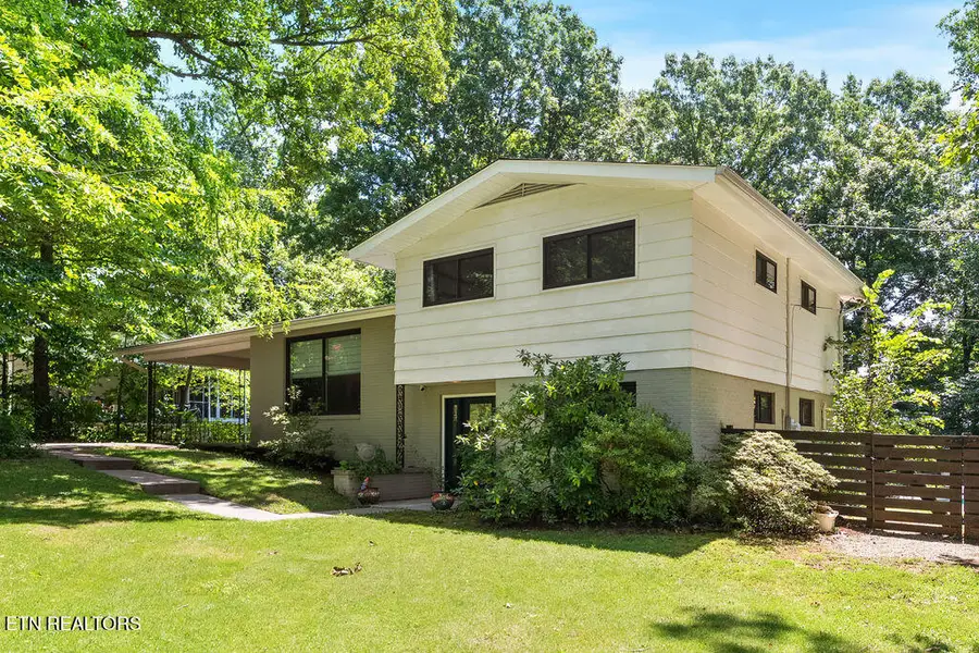 853 W Outer Drive, Oak Ridge, TN 37830 - #2