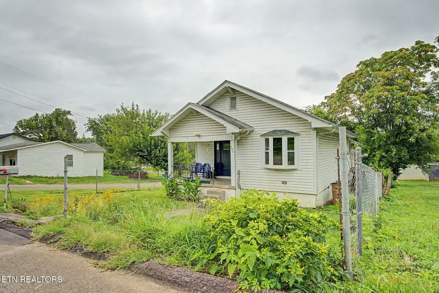 900 W Emerald Ave, Knoxville, TN 37921 - #2
