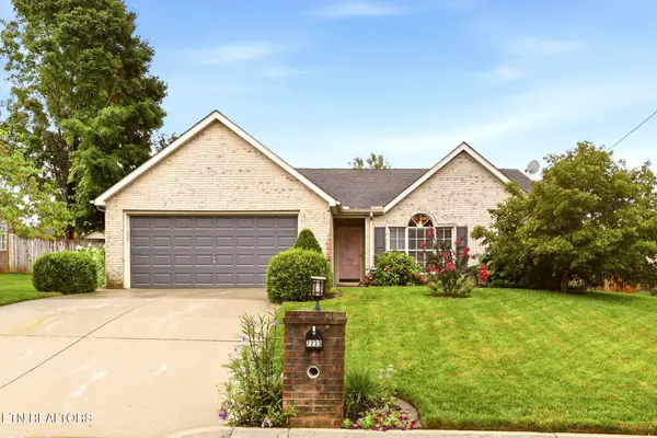 7233 Sorrenta Rd, Knoxville, TN 37918