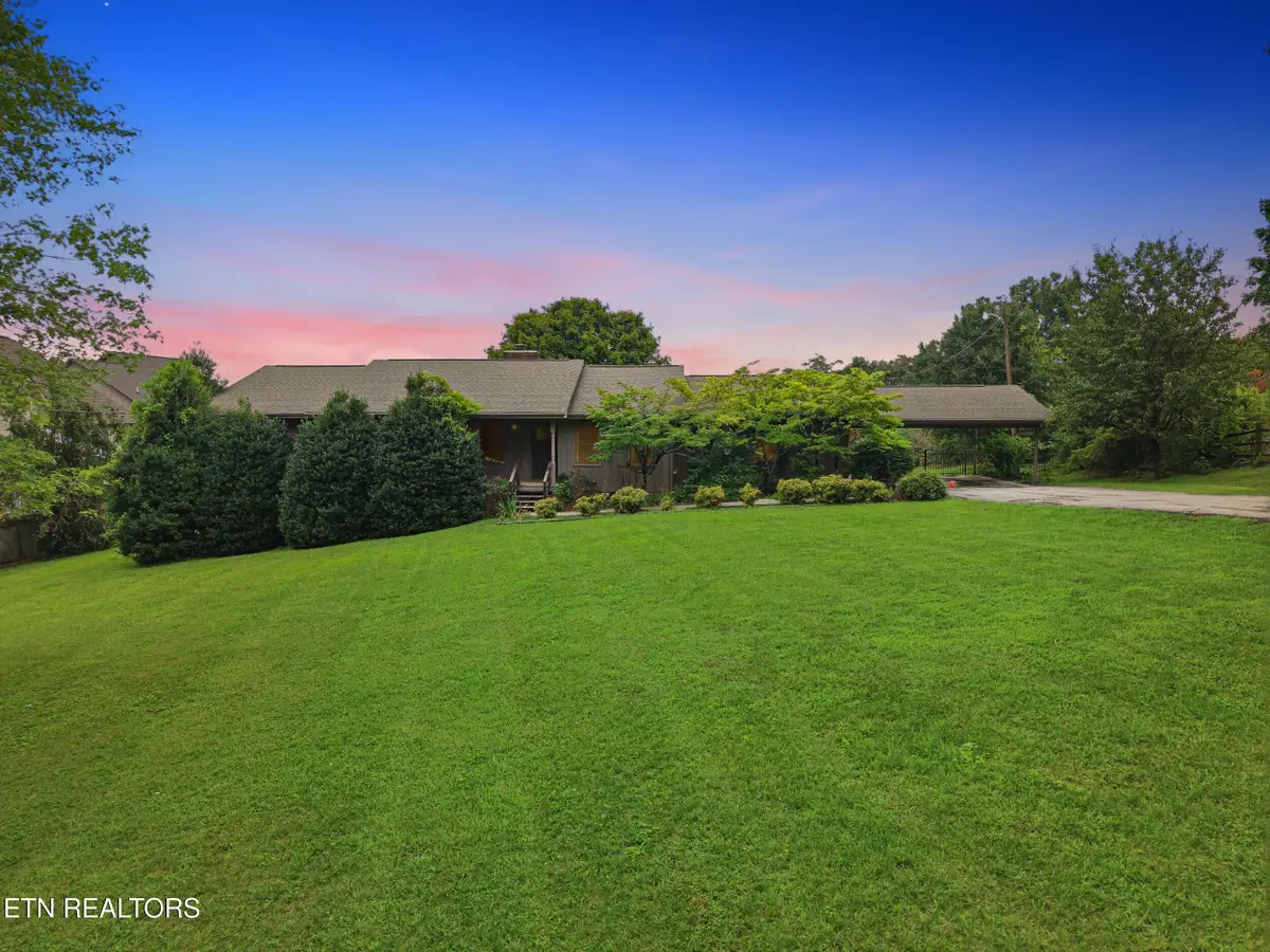 8501 Nubbin Ridge Rd, Knoxville, TN 37923 - #1