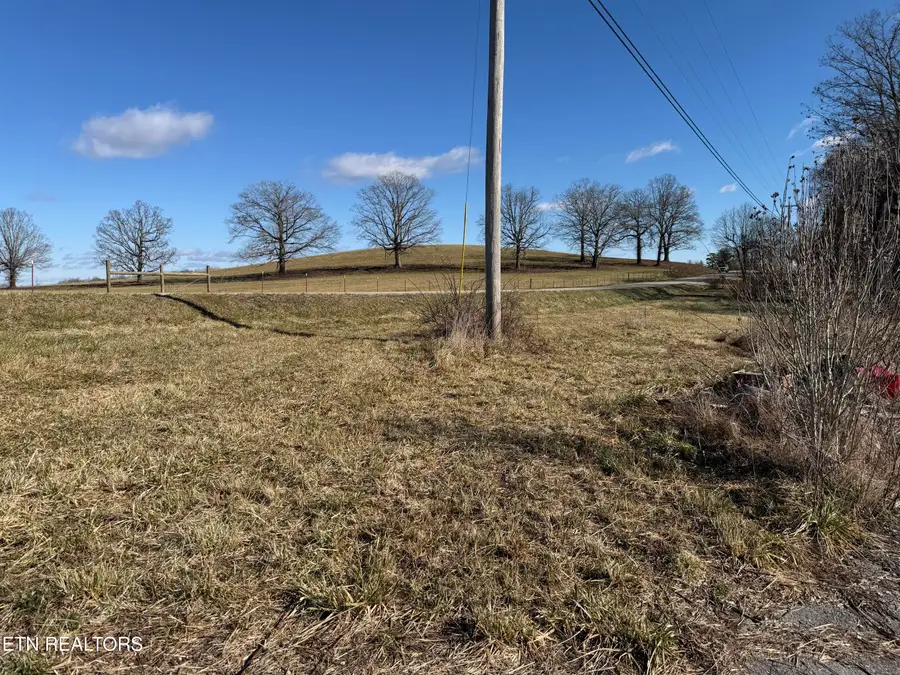 4925 Nashville Hwy, Deer Lodge, TN 37726 - #3