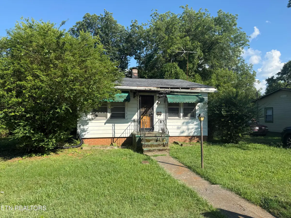 141 W Fulton St, Alcoa, TN 37701 - #1