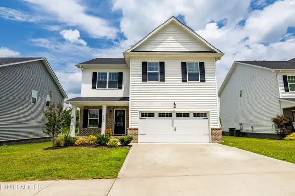 156 E Elderberry St, Oak Ridge, TN 37830