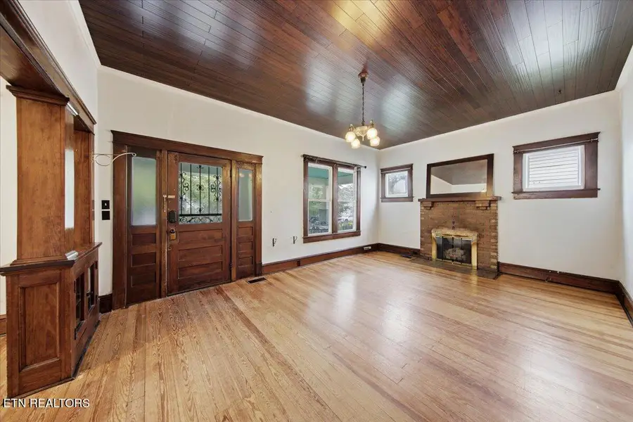 227 E Burwell Ave, Knoxville, TN 37917 - #3