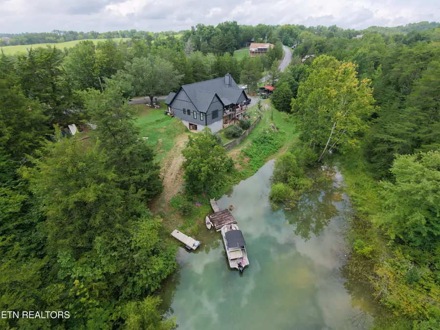 975 Lake Smoky Rd, Sevierville, TN 37876 - #2